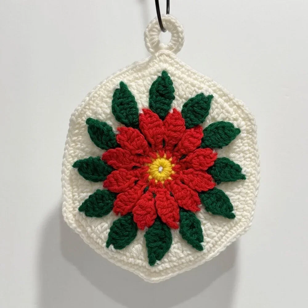 Vintage Handmade‎ Christmas Chrochet 3D Poinsettia Potholder Kitchen Decor